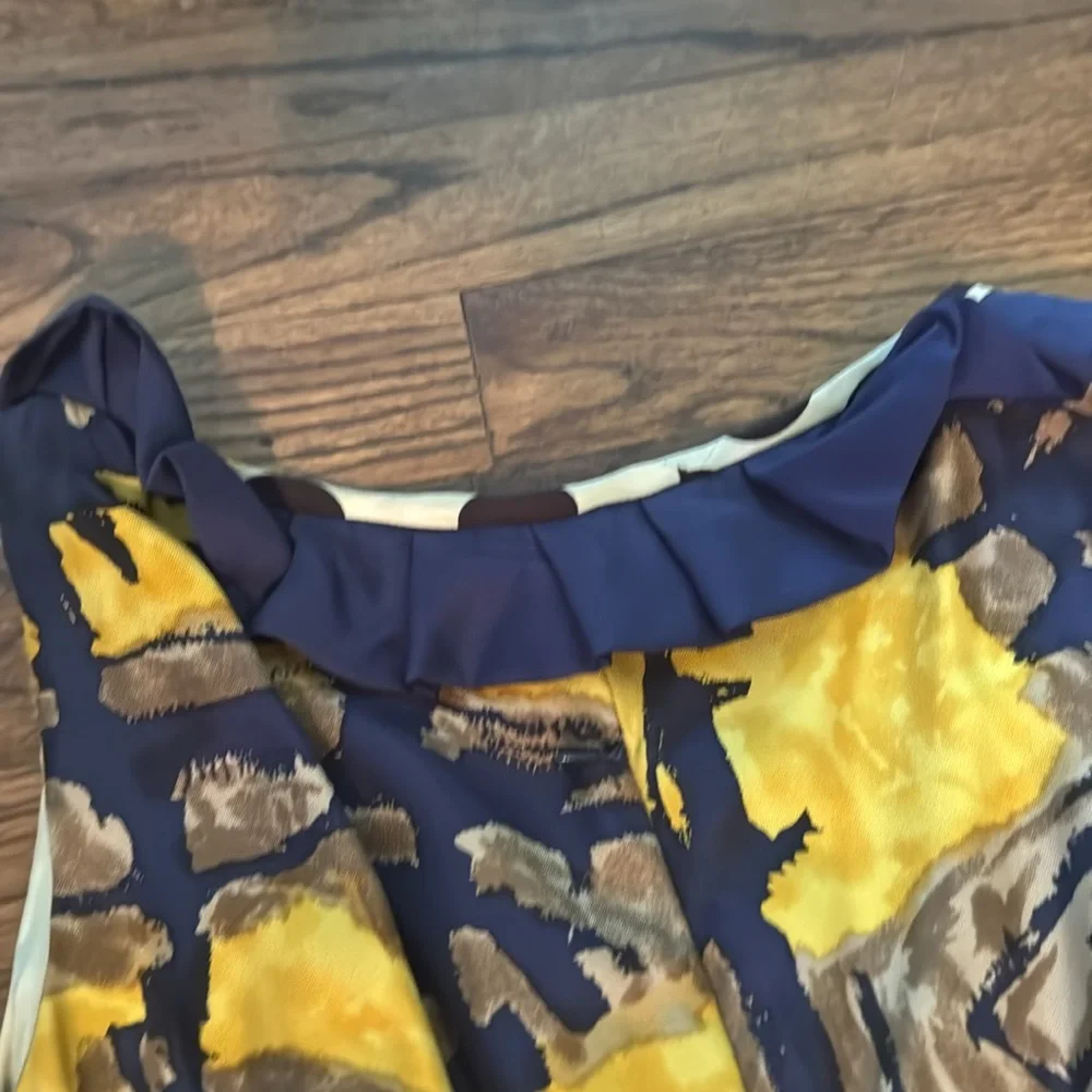 Cute & uniquely patterned Dress! - Picture 10 of 10